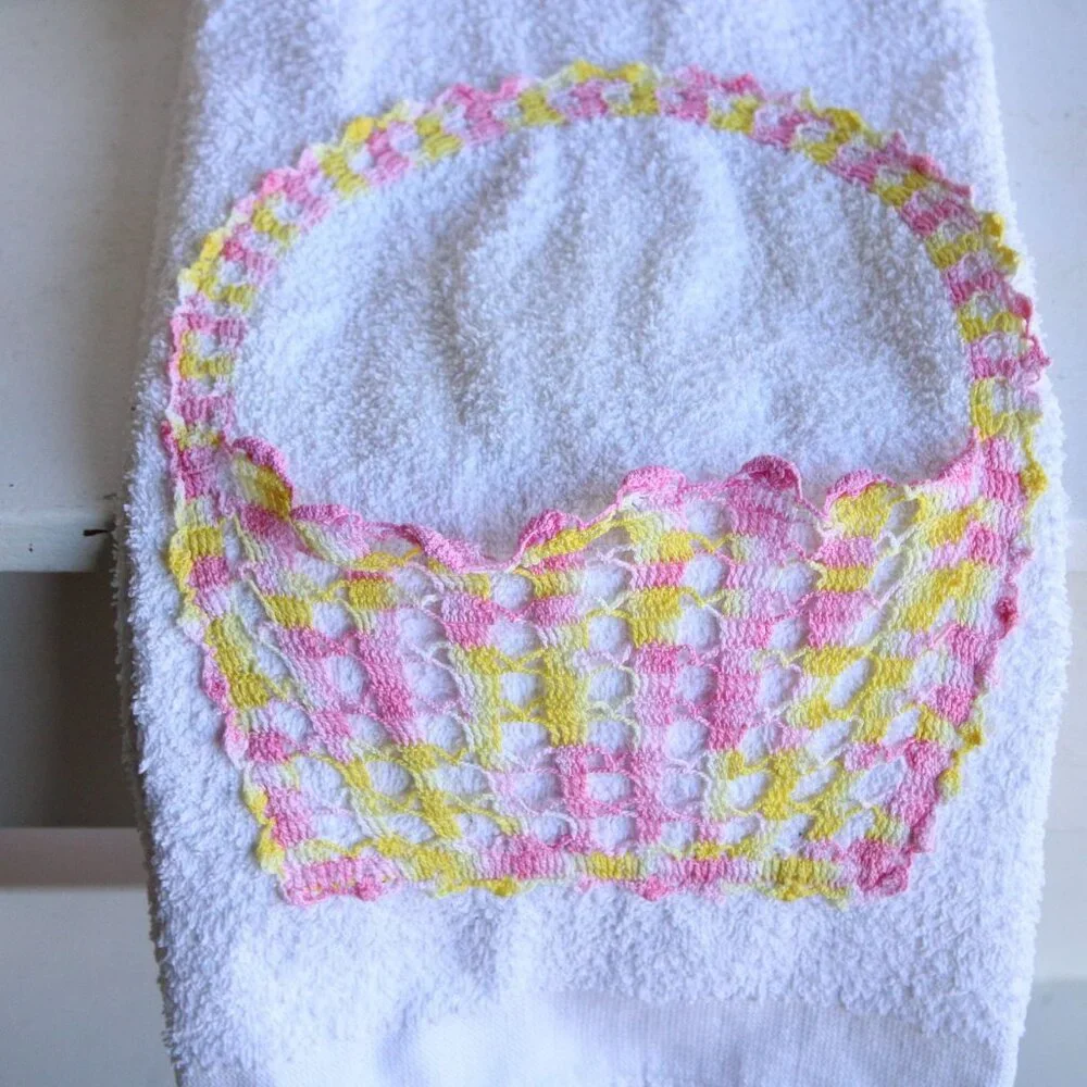 Vintage 1980s Bath Towel, Cone Terrycloth Towel With Crochet Flower Basket